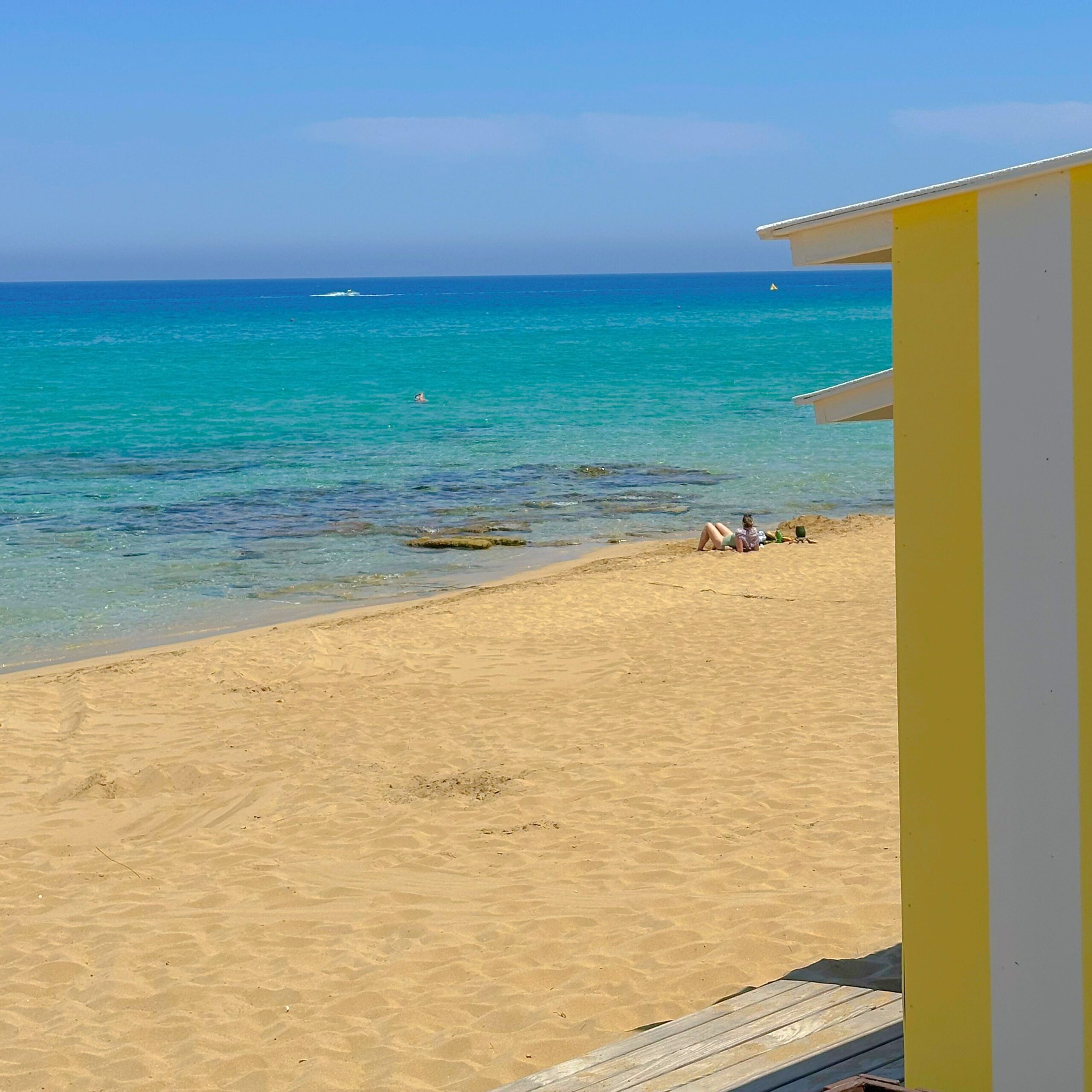 práce na Kypru na pláži